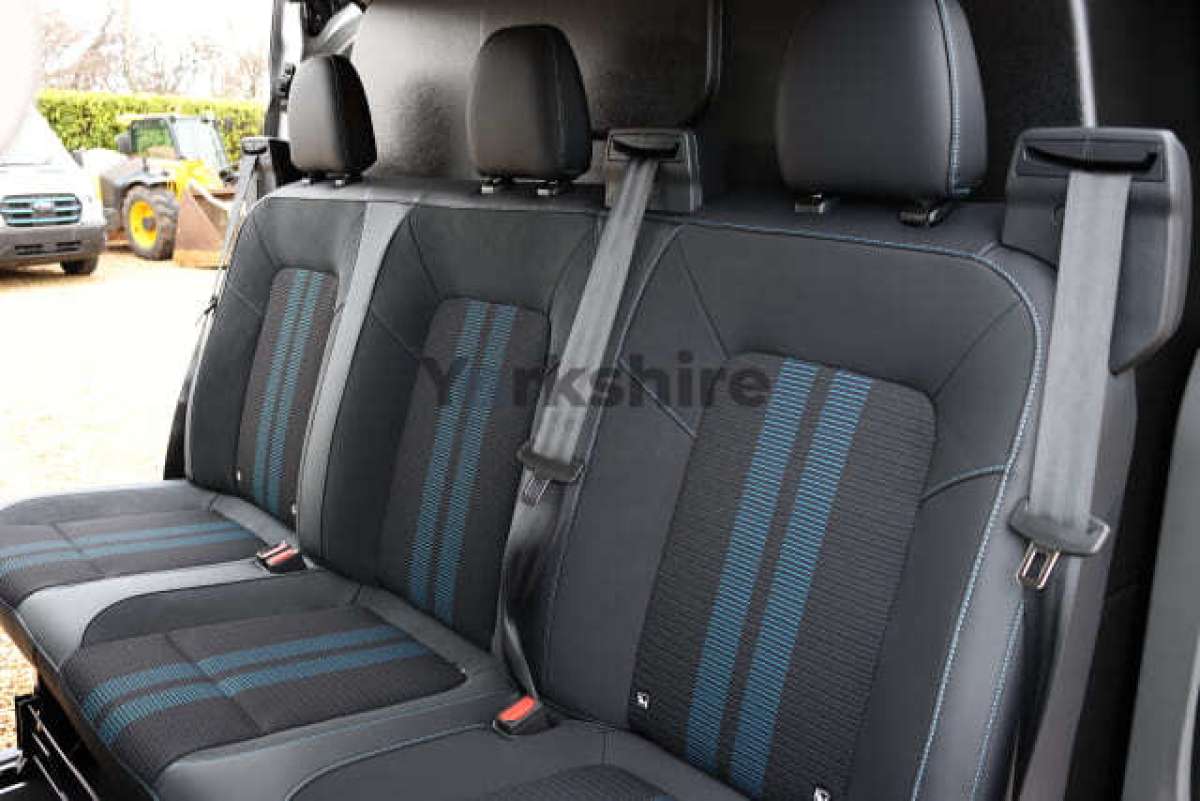 This is the Transit 320 Custom L1H1 DCiV Sport Hybrid vehicle.